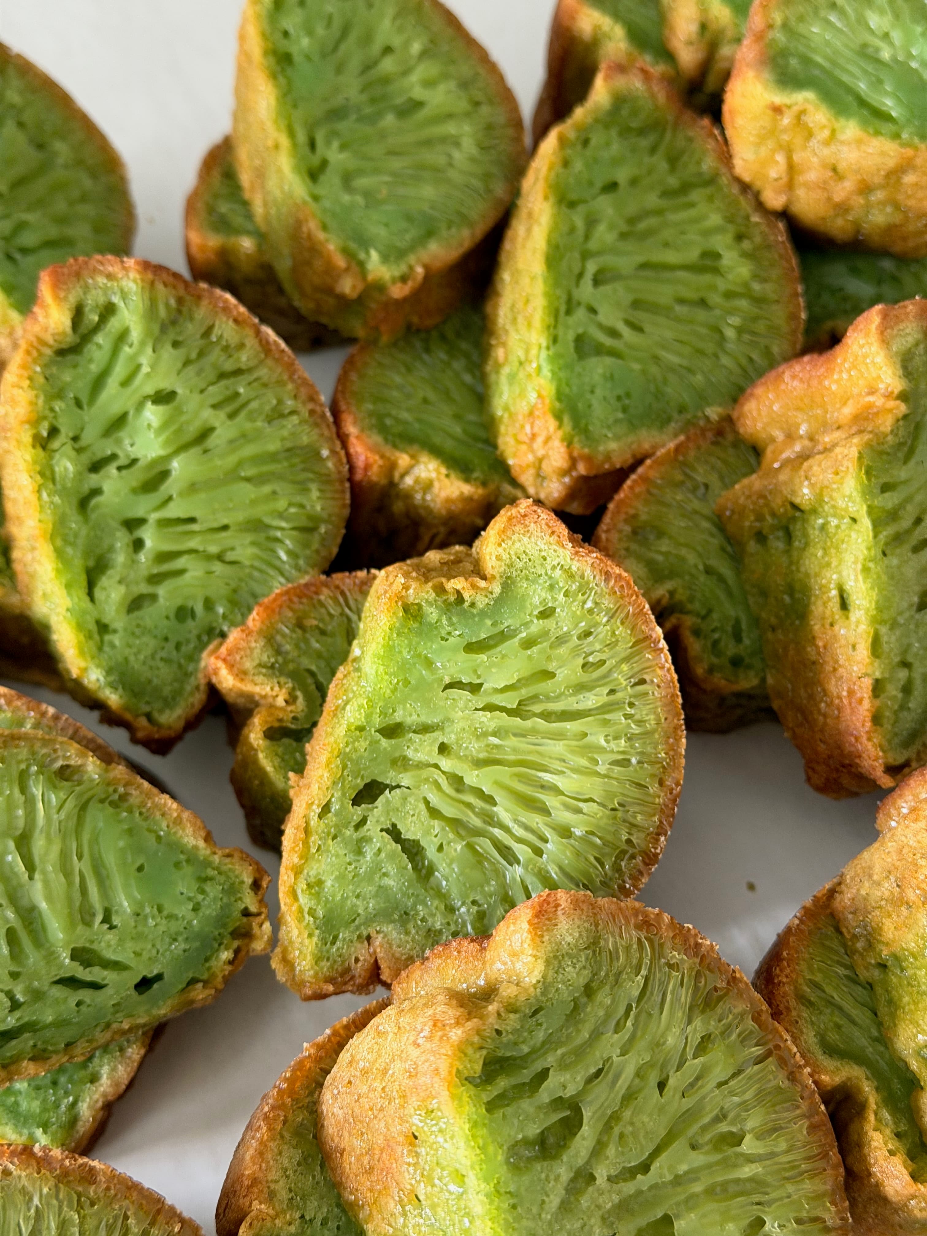 Pandan Honeycomb Cake — process